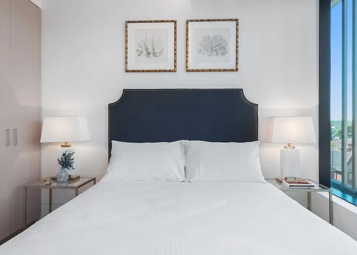 Chic St Kilda Retreat, Close To Beach & Eats