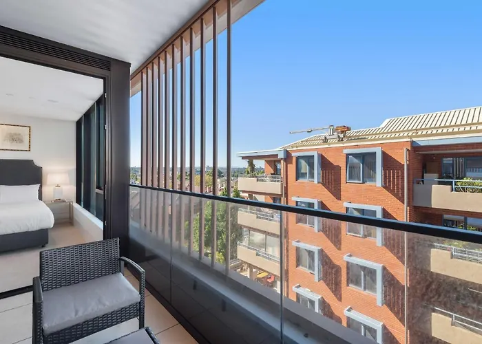 Chic St Kilda Retreat, Close To Beach & Eats