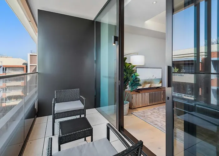 Chic St Kilda Retreat, Close To Beach & Eats