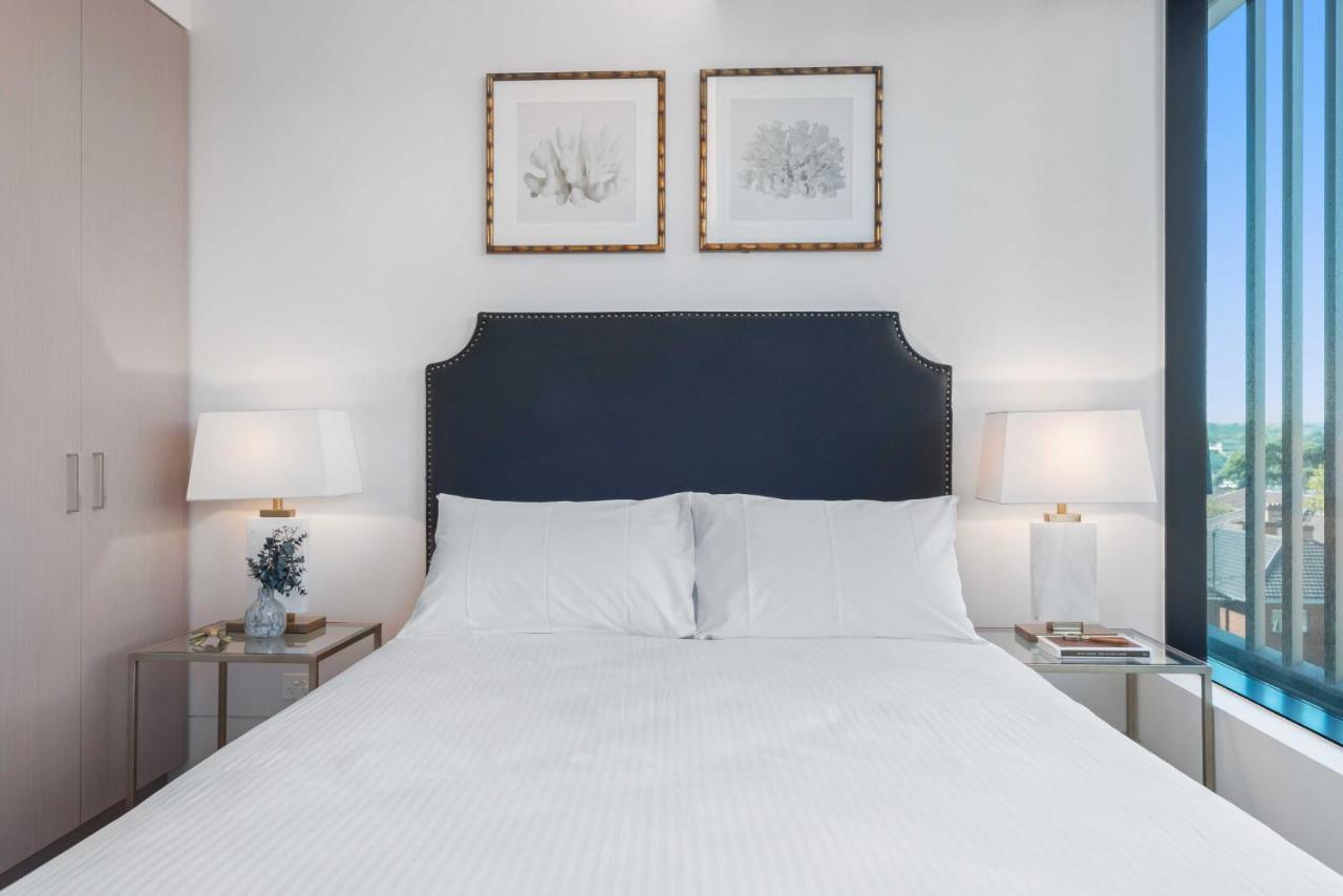 Chic St Kilda Retreat, Close To & Eats Apartment